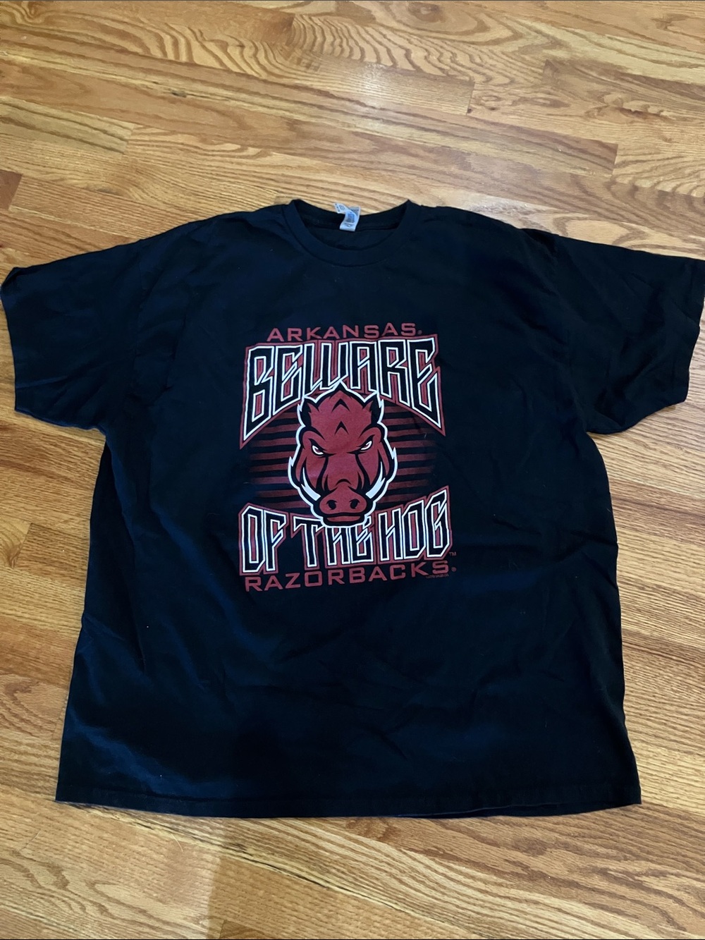 Gildan Black Arkansas Razorbacks 'Beware of the Hog' Graphic Tee Sz XXL EUC